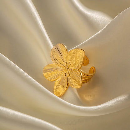 18K Gold Exquisite Vintage Flower Ring -Olea