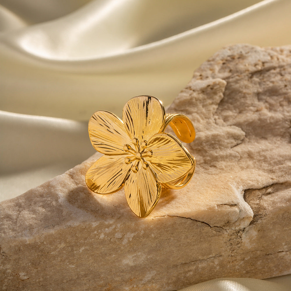 18K Gold Exquisite Vintage Flower Ring -Olea