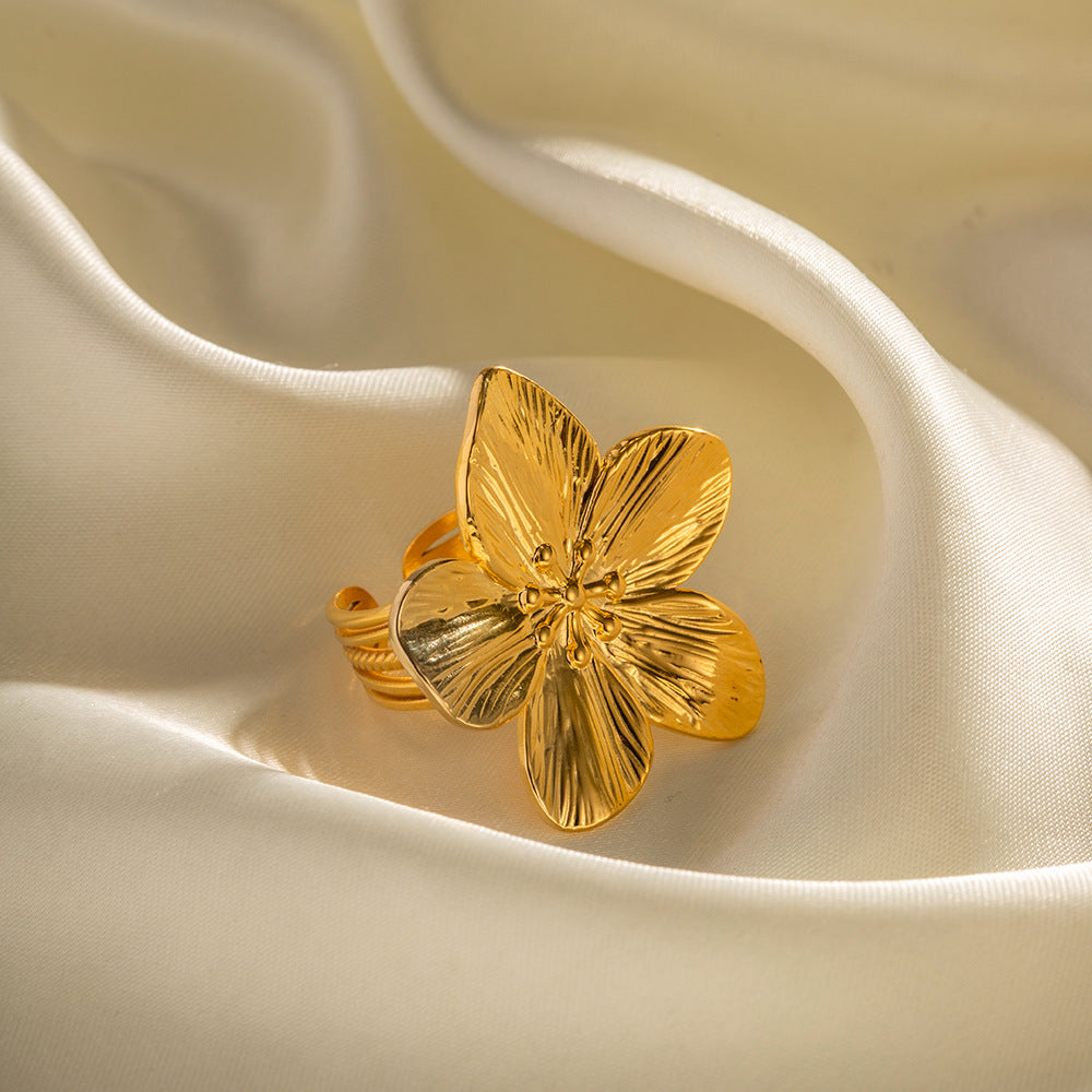 18K Gold Exquisite Vintage Flower Ring -Olea